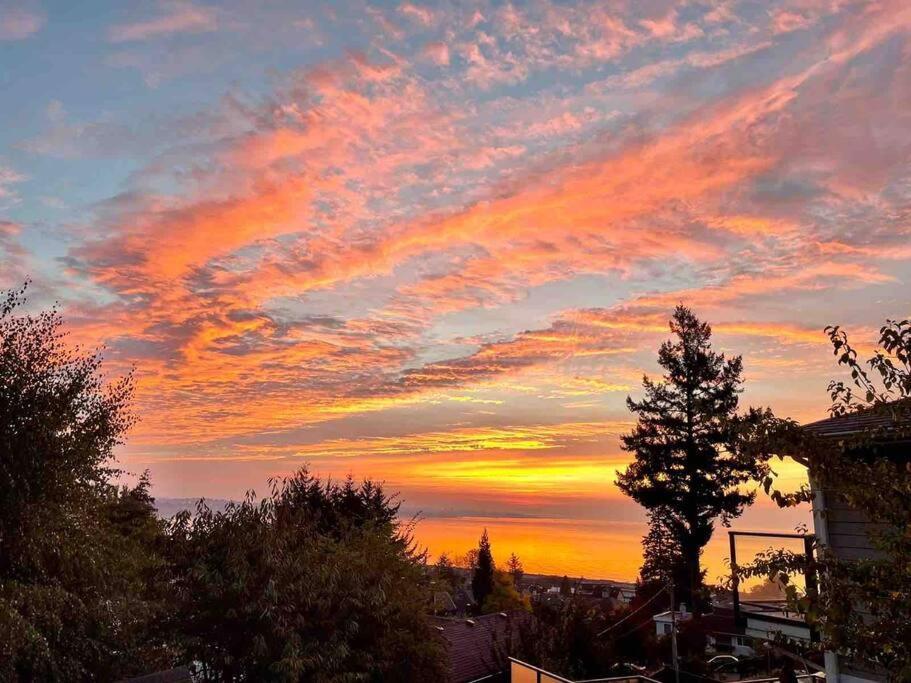 Sunrise Escape - Close To The Beach! Victoria Bagian luar foto